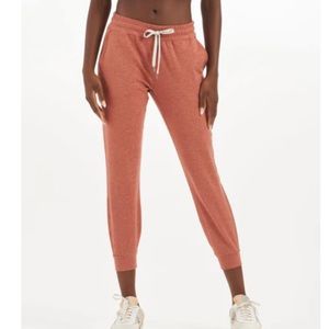 Vuori performance jogger cinnamon heather small